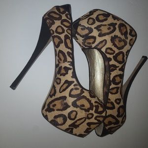 Leopard Platform Pumps